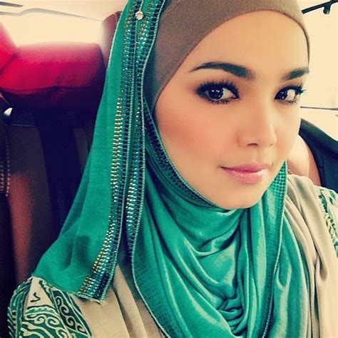 Listen to dato siti nurhaliza | soundcloud is an audio platform that lets you listen to what you love and share the sounds you create. Betulkah Ini Dato' Siti? ....TERKINI! Fesyen Dato Siti ...