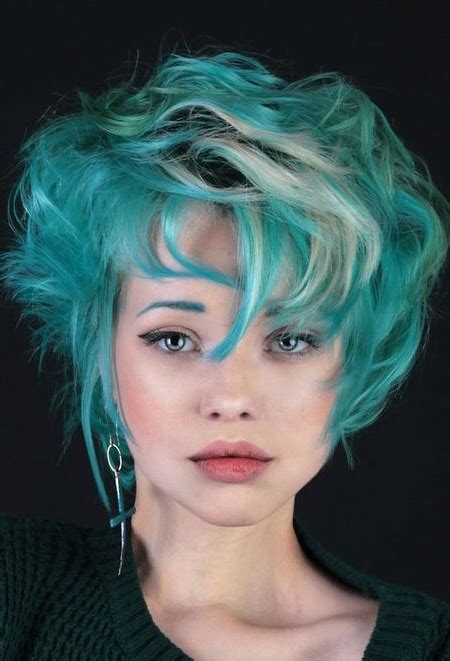 Turquoise Hair Color With Blonde 2016 450x661 Capellistyle
