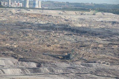 Kopalnia i elektrownia turów należą do spółki pge górnictwo i energetyka konwencjonalna, będącego częścią pge polskiej grupy energetycznej. Gigantyczne osuwisko w Kopalni Turów - Radio Wrocław