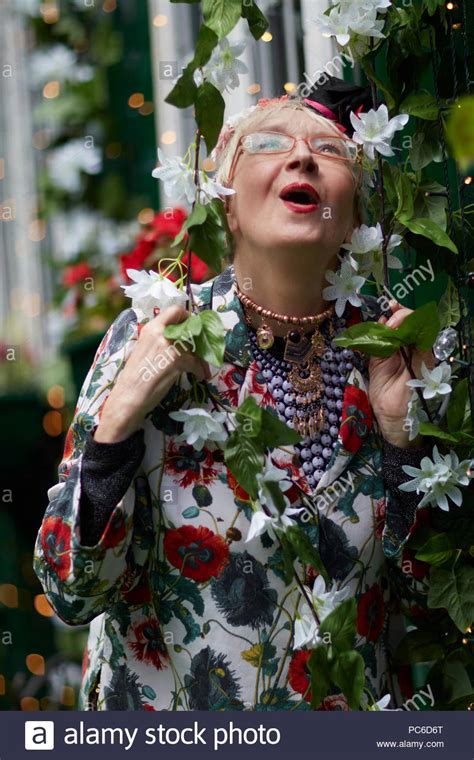 Mar 31, 2021 · susan georgina pollard (born 7 no­vem­ber 1949 in not­ting­ham) is an eng­lish ac­tress, singer, au­thor and song­writer. Su Pollard High Resolution Stock Photography and Images ...