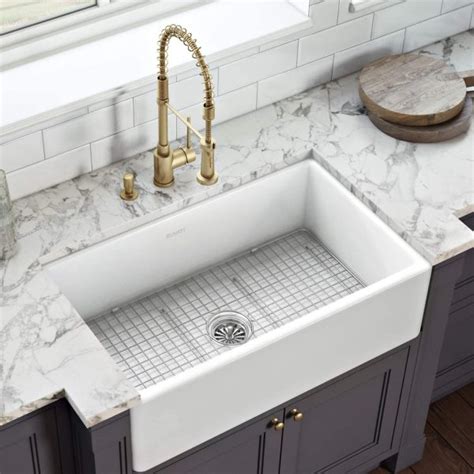 51 Farmhouse Sinks That Can Bring Classic Elegance To Your Kitchen