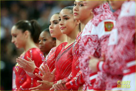 Us Womens Gymnastics Team Wins Gold Medal Photo 2694847 Photos