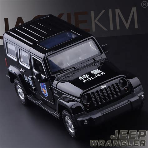 High Simulation Exquisite Diecastsandtoy Vehicles Caipo Car Styling Jeep Wrangler Police Ccar 1 32