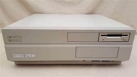 Commodore Amiga 2500020 Desktop Computer Complete A2091 A2620 2000