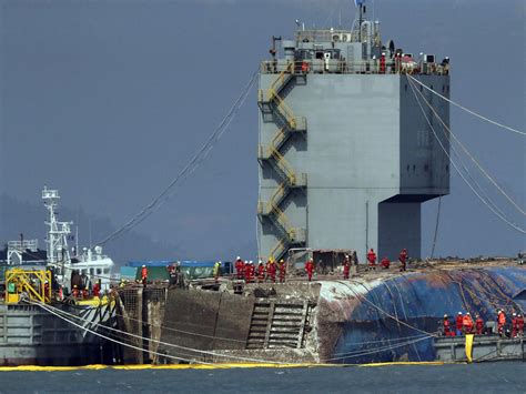 South Korean Ferry Dredged Up Three Years After Sinking Disaster Drowned 300 Passengers The