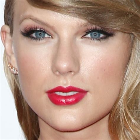 Taylor Swift Makeup Steal Her Style