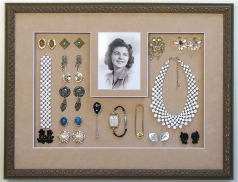 Framing Objects In Shadowboxes Vintage Jewelry Crafts Crafts Memory