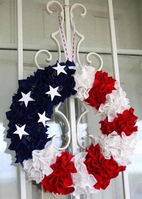 10 Great Diy 4th Of July Wreaths Shelterness