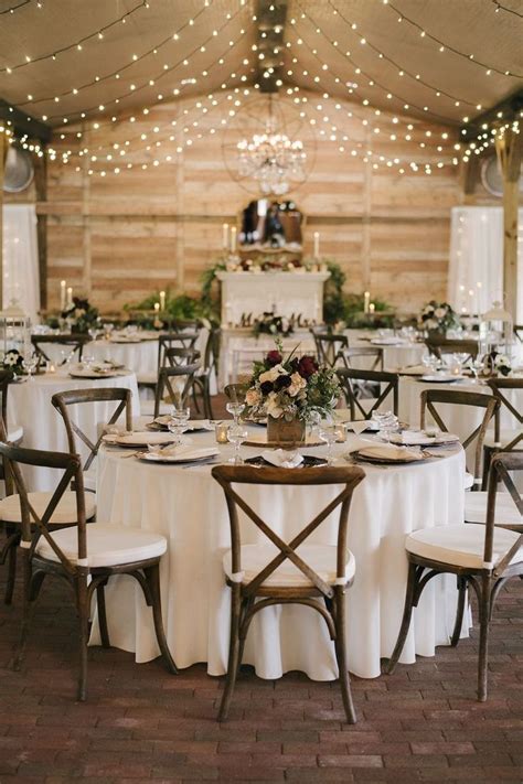 Wow 32 Beautiful Rustic Wedding Decorations And You Can Try In 2020 Rustic Barn Wedding