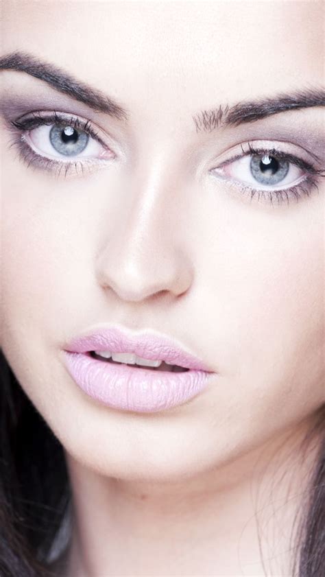 Light Make Up Look With Pale Pink Lip Pale Pink Lips Pink Lips