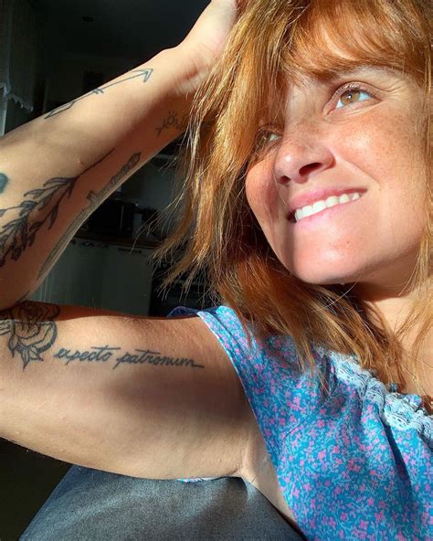 Carolina deslandes ficou conhecida do grande público ao ter participado no talent show ídolos, da ainda sobre a experiência que marcou a sua vida para sempre, carolina deslandes, de 28 anos. Carolina Deslandes assume bissexualidade: «Já beijei mulheres»