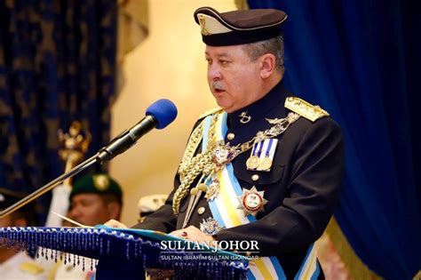 Tunku temenggong johor, tunku idris iskandar sultan ibrahim menggesa satu langkah segera diambil untuk meningkatkan kesedaran tentang bahayanya pencemaran sungai. Johor Sultan names granddaughter Tunku Zahrah Zarith ...