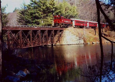 1186 In A Classic New England Pose On The Trestle At Lochmere Nh The