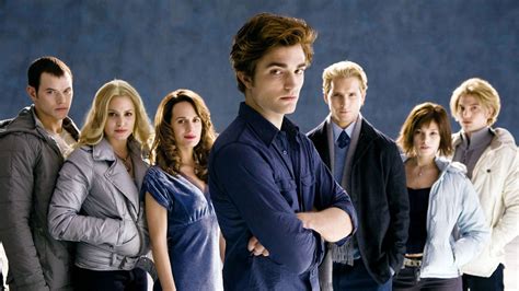 Twilight Almost Cast A Different Actor To Play Carlisle Cullen Teen