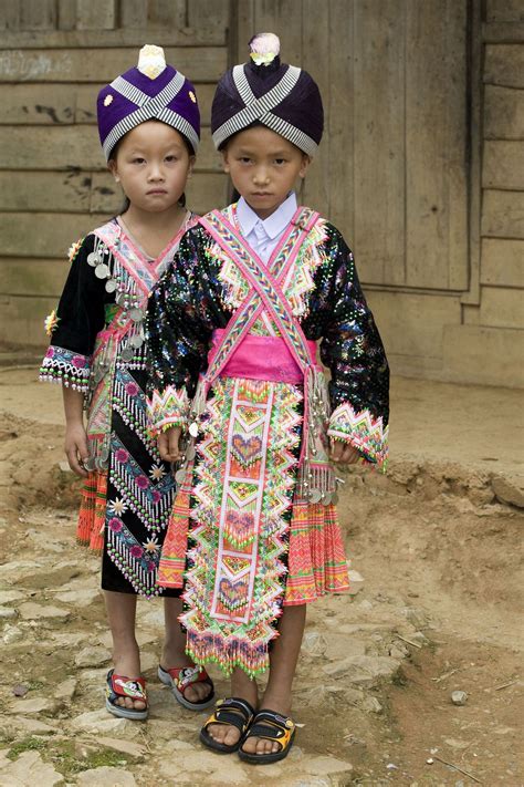 laos tradtional clothing - Google Search | Hmong clothes, Traditional outfits, Hmong girl