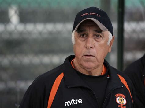 Inspirado por un amor que sobrepasa la comprensión de este mundo. Nelson Acosta renunció a la dirección técnica de Cobreloa ...
