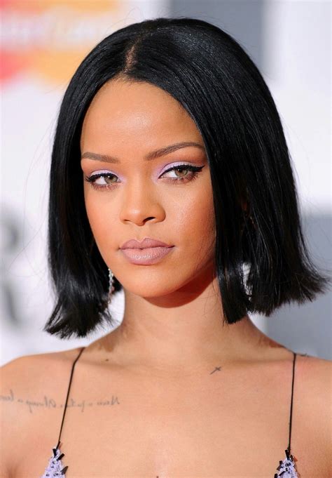 Pin De Yolo L Em Rihanna Visuais De Maquiagem Maquiagem Rihanna