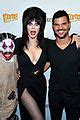 Taylor Lautner Cozies Up With Elvira At Knott S Scary Farm Photo Taylor Lautner
