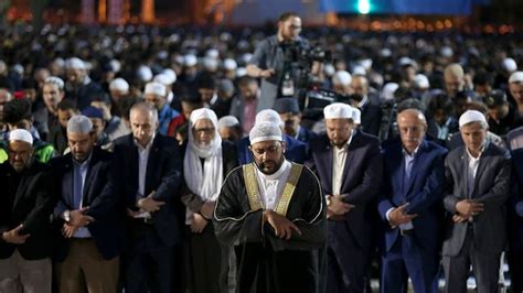 Check spelling or type a new query. Ayasofya Meydanı'nda 'Fetih Namazı' kılındı - YENİ ASYA
