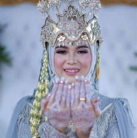 Kamu pun dapat ikut berbahagia untuk mereka dengan memberikan ucapan selamat tunangan ini. SEWA BACKDROP DAN PHOTOBOOTH... - Dekorasi murah boyolali