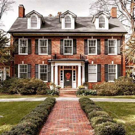 34 Impressive Brick House Exterior Design Ideas That You Definitely