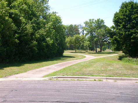 Roadside Park before restoration and renaming to Lilac Park in 2009 ...