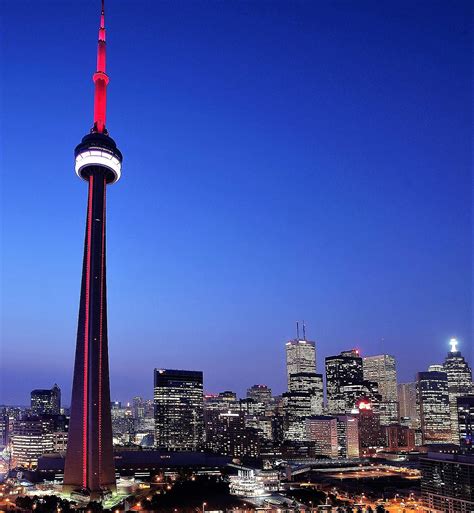 5 Five 5 Cn Tower Toronto Canada