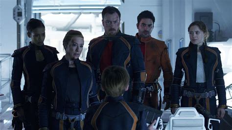 Netflixs Lost In Space New Trailer Introduces Mysterious Dr Smith