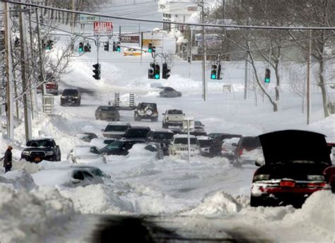 Huge Blizzard Covers Us And Canada In Buckets Of Snow 50 Pics