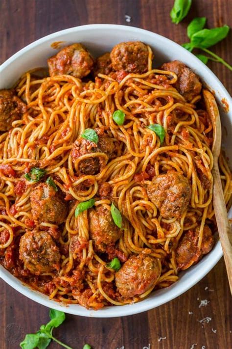 Easy Homemade Baked Spaghetti And Meatball Recipe