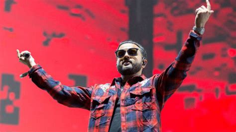 Get a crown i'm drenched like a dolphin the freshest in town nav verse came out the jungle with tigers and apes can't believe cash's. Nav | New Songs, News & Reviews - DJBooth