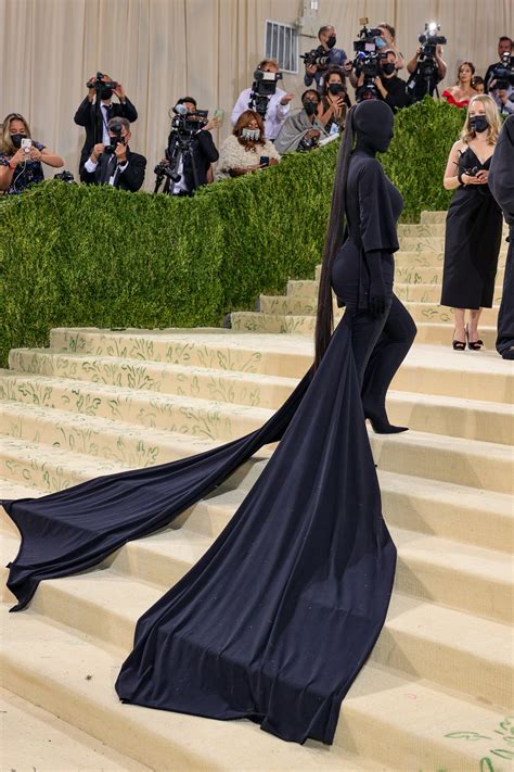 Kim Kardashian Y La Referencia De Su Look En La Met Gala Que Nos Hizo