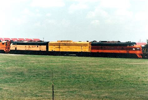 Fp7a F7b F7a In The Classic A B A Pose Illinois Railway Flickr