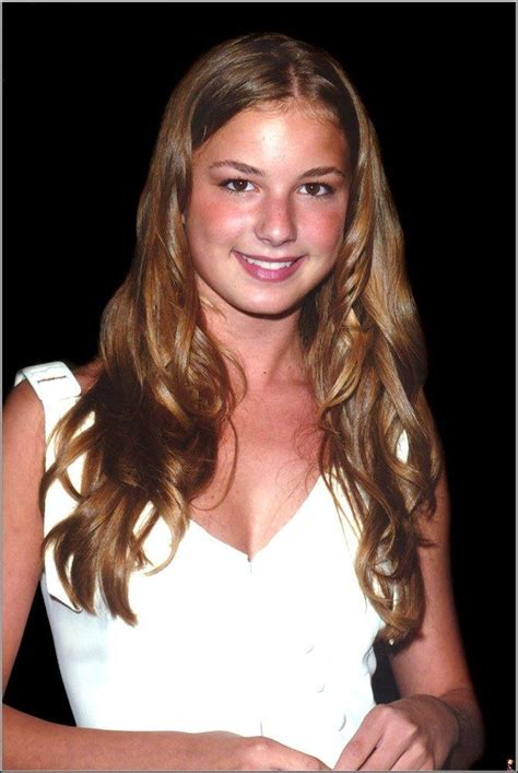 Emily Vancamp Nude And Sexy Photos The Fappening