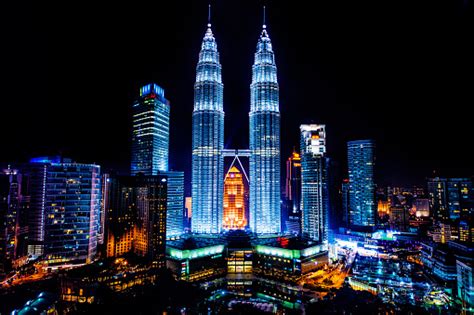 Petronas Towers At Night Stock Photo Download Image Now Istock