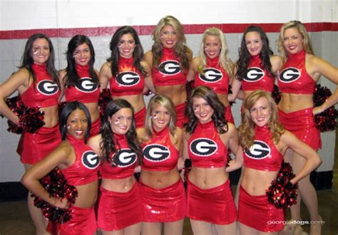 25 Best Images About All About Them Dawgs On Pinterest Hedges