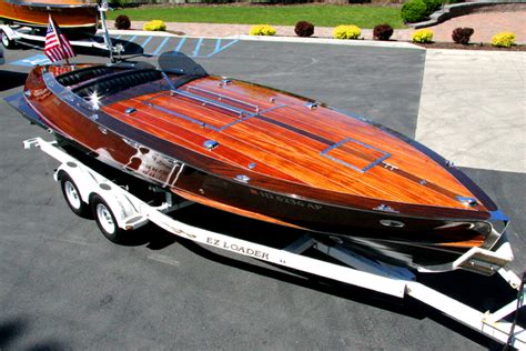 2005 29 Stan Craft Torpedo Classic Wooden Boat