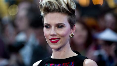 Scarlett Johansson Clarifies Her Remarks About Acting Houston Style