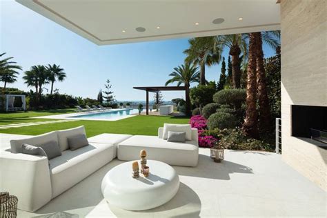 Las Brisas Modern Villa Marbella