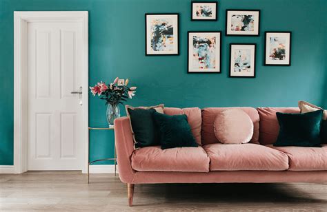 4 Ways To Create The Perfect Gallery Wall