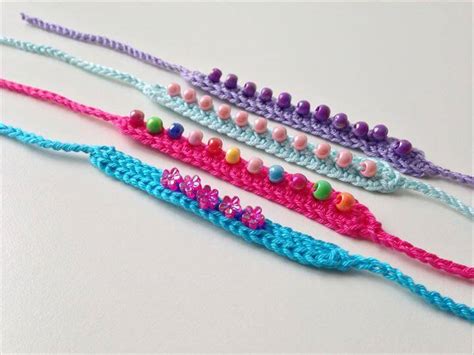 60 Eye Catching Crochet Bracelet Tutorials Diy To Make