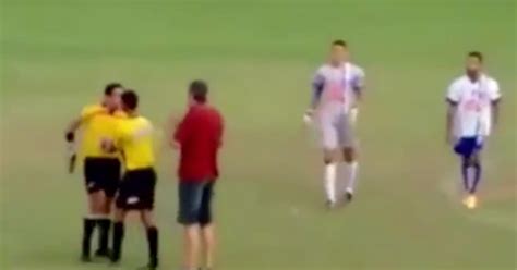 Watch Brazilian Soccer Referee Pulls Out Gun On Pitch After Alleged Assault Fox Sports