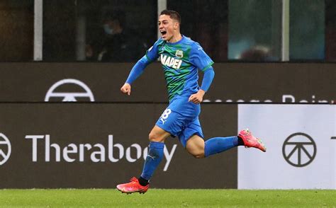 Uncapped sassuolo striker giacomo raspadori was a surprise inclusion in italy's euro 2020 squad and coach roberto mancini hopes the youngster can emulate azzurri great paolo rossi at the tournament. Euro 2020, perchè Raspadori potrebbe far comodo al'Italia ...