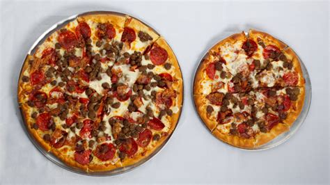 Meat Lovers Pizza Large 14 Pizza Menu Foodys Diner And Pizza House
