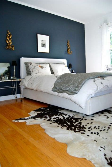Auf tapeten oder als wandfarbe sollte dunkles blau nur in wirklich großen zimmern verwendet werden. Schlafzimmer Blau - 50 blaue Schlafbereiche, die Schlaf ...