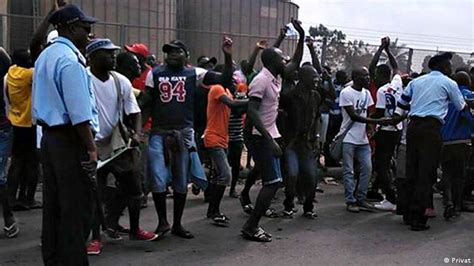 Associação De Taxistas De Luanda Pede Clemência Para Os 143 Membros Detidos Angola Dw 06