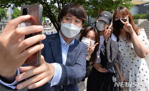 11시 김광일 쇼 이준석, 영입해준 박근혜 고맙지만 탄핵은 정당 발언의 전략은? '박근혜 러브콜' 이준석·조경태…"감사" "석방 운동"(종합 ...