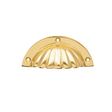 Choose between different handle styles and finishes to suit your personal needs and preferences. Prestige Brass Shell Cup Drawer Pull Handle | Bunnings ...