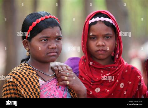 tribal women stamm dhurwa pandripani village chattisgadh indien ländliche gesichter indiens
