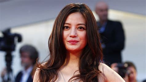 Billionaire Chinese Actress Vicki Zhao Banned From Securities Markets